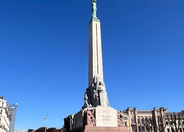 Apartment Light&linen Nest With Free Backyard Parking - Near Old Town! *