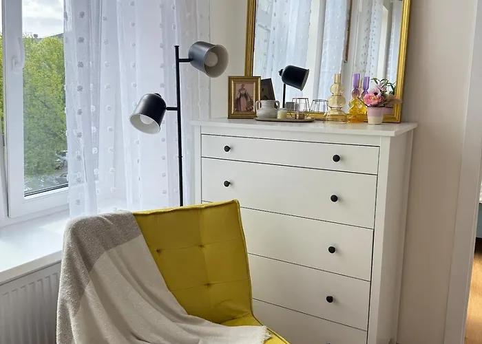 Light&linen Nest With Free Backyard Parking - Near Old Town! Apartment