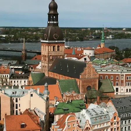 Апартаменти Light&linen Nest With Free Backyard Parking - Near Old Town!